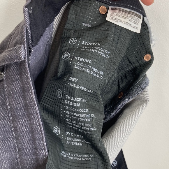 Levi's Commuter Pro Jeans Mens 33 x 31 Gray Tapered Leg Pants Reflective Travel - Picture 14 of 15